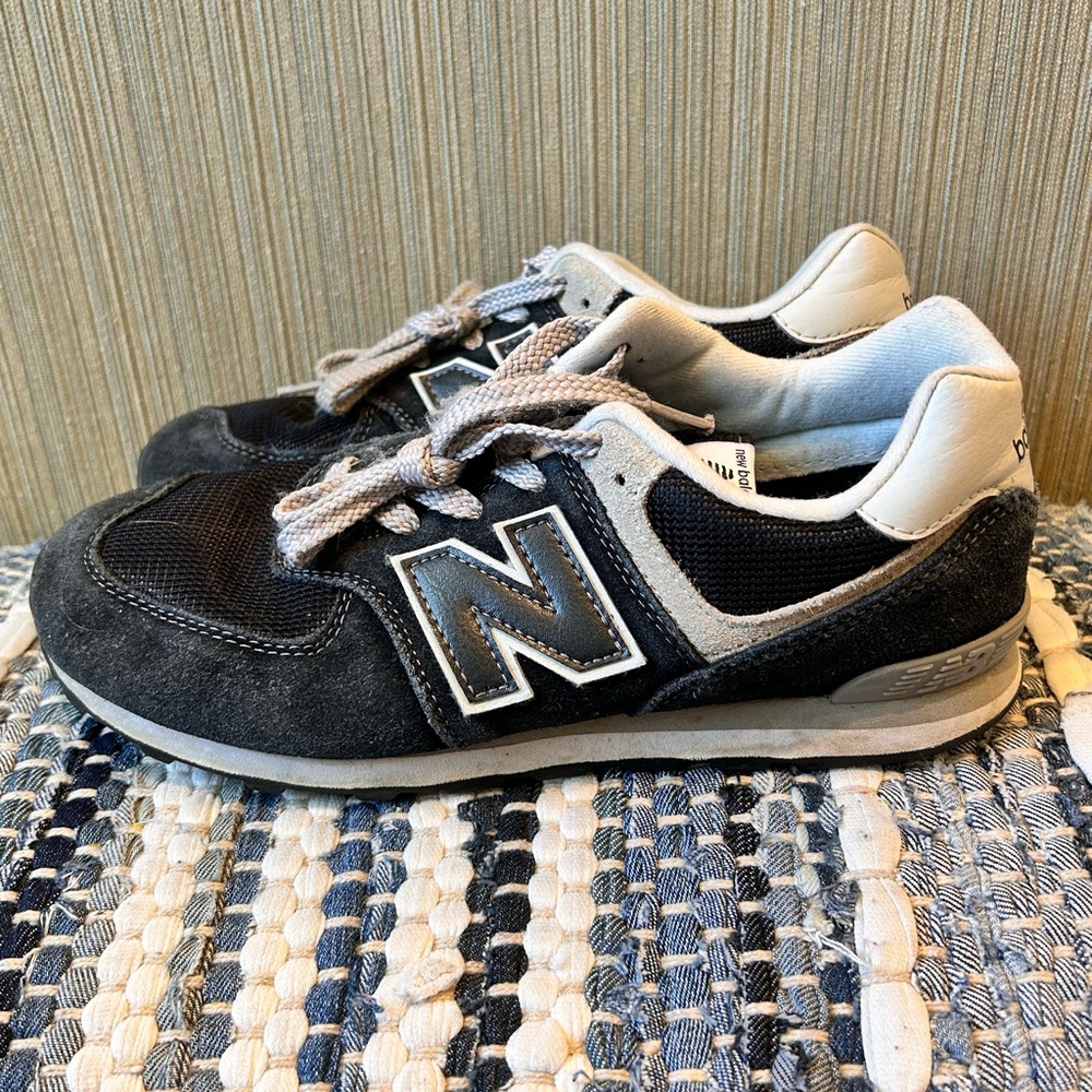 New Balance 574 Blue Gray mens 6/womens 8 suede mesh